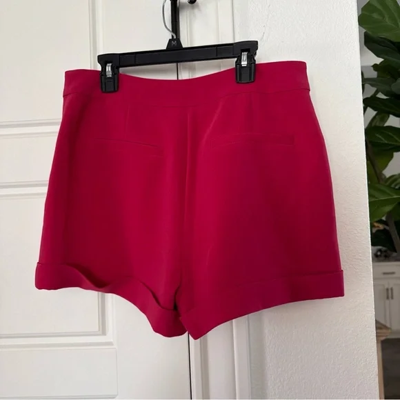 Cinq à Sept Women’s Elaine Cuffed Crepe Shorts in Raspberry Hot Pink Sz 6